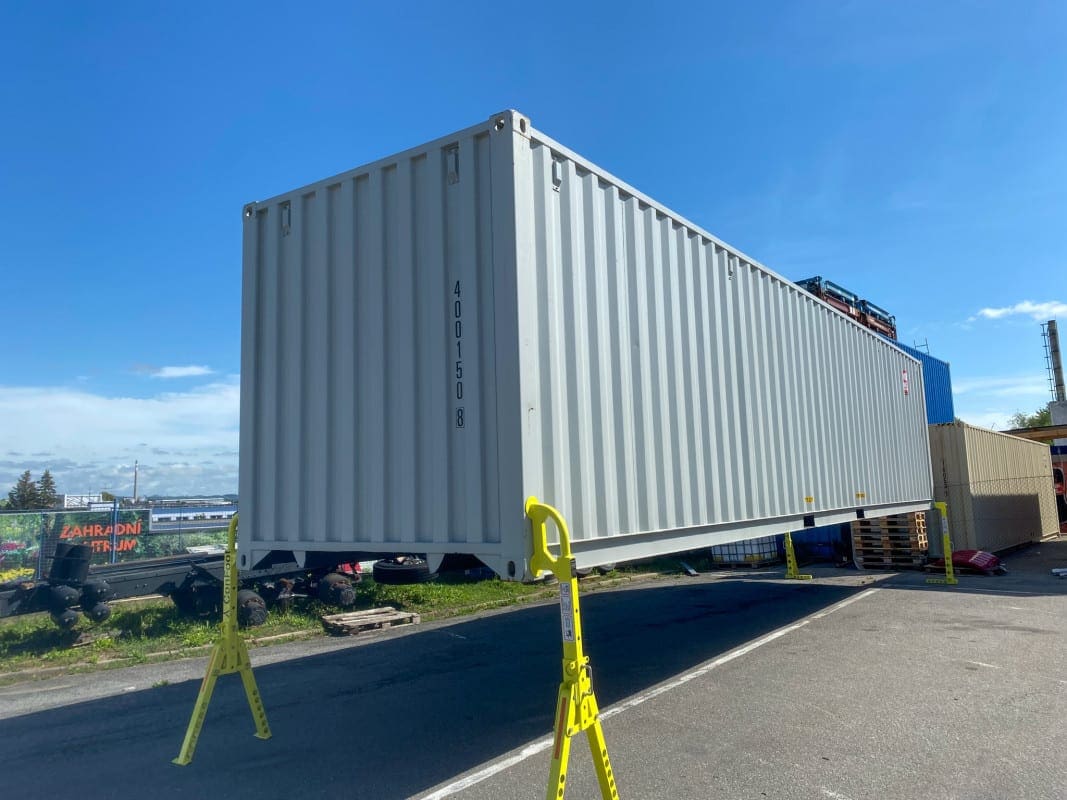40 ft Pallet wide container dimensions